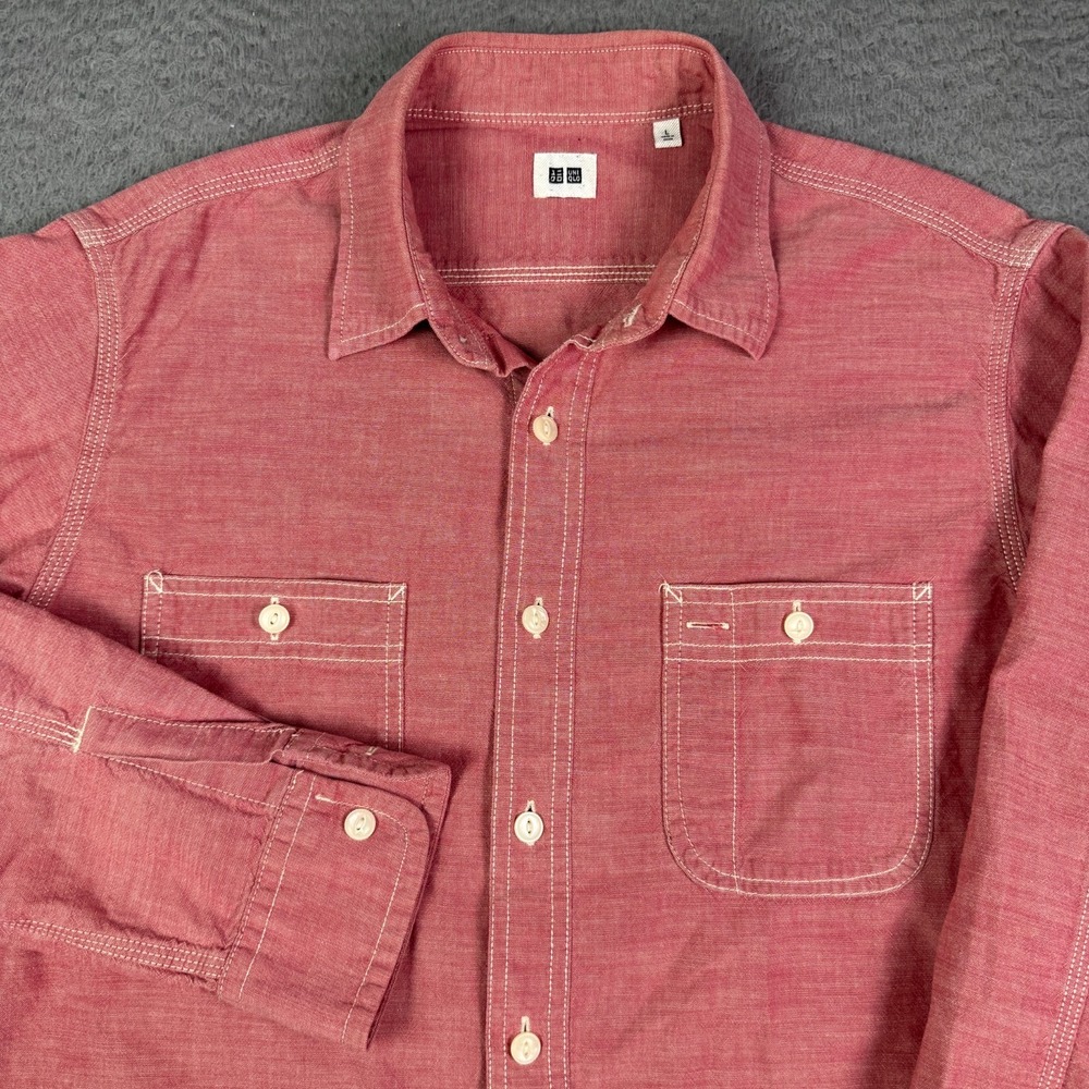 Uniqlo Chambray Work Shirt Mens L Faded Red Cat Eye Buttons Pockets Denim